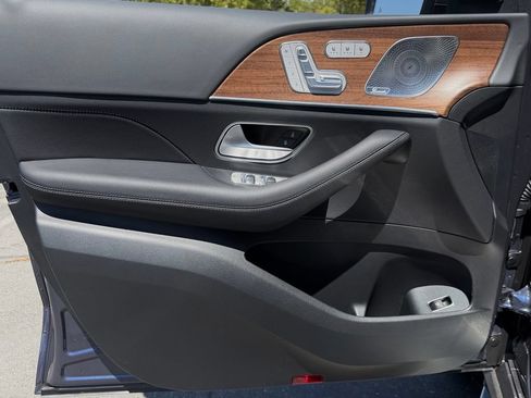 New 2026 Mercedes-Benz GLS 450 4MATIC image 15