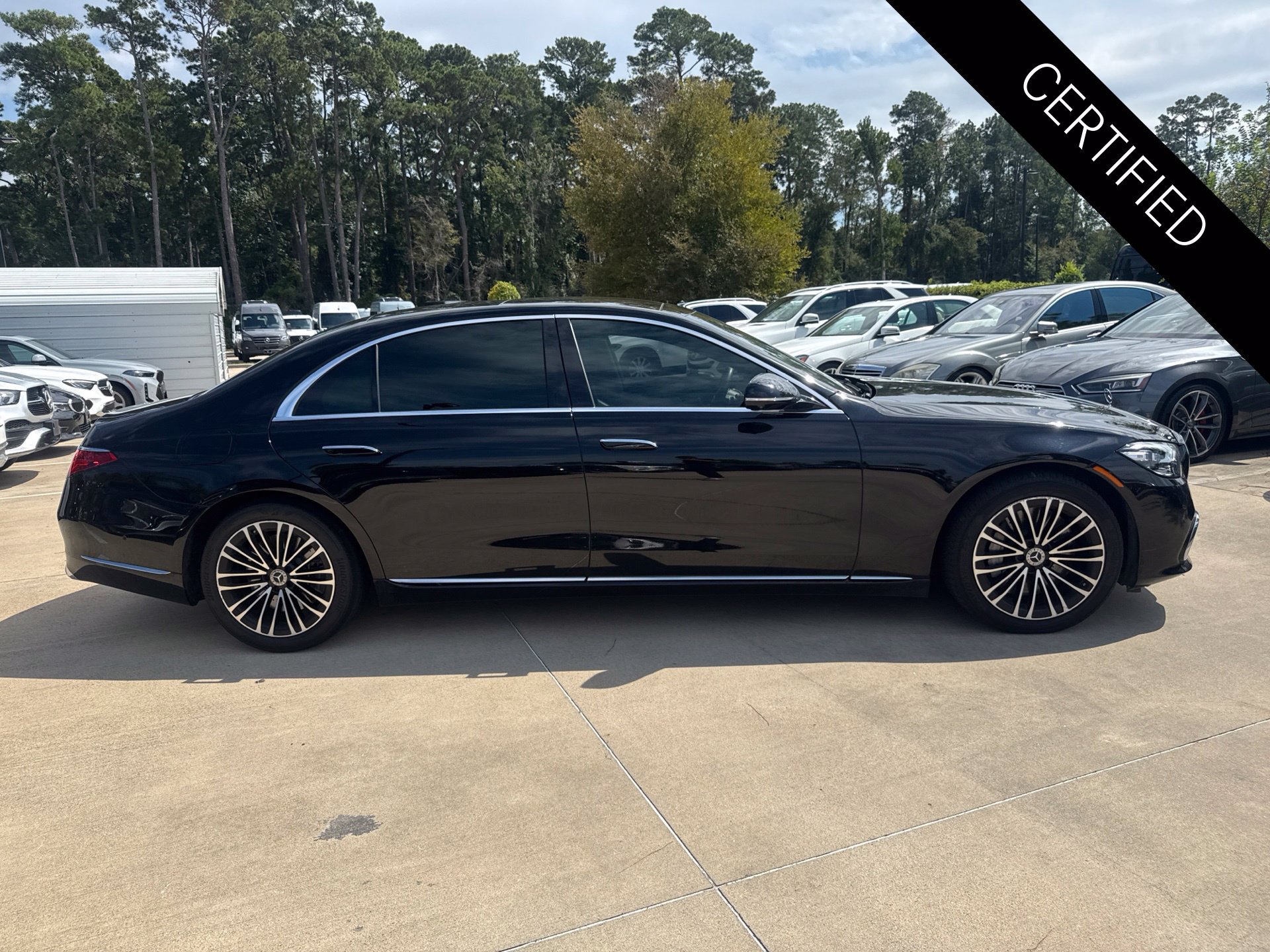Used 2022 Mercedes-Benz S 500 4MATIC image 3