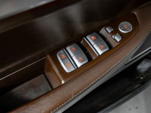 Used 2017 BMW 740i xDrive image 34