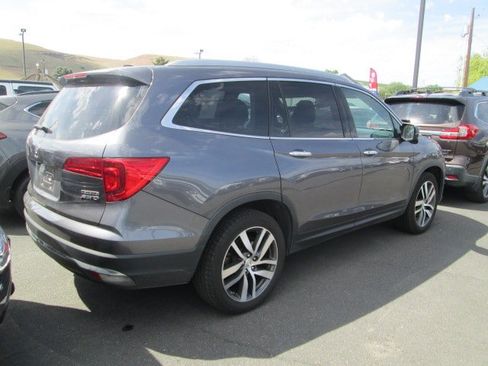 Used 2017 Honda Pilot Touring image 3