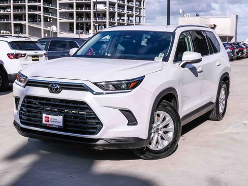 Certified 2025 Toyota Grand Highlander AWD image 1