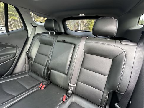 Used 2022 GMC Terrain SLT w/ Infotainment Package II image 10