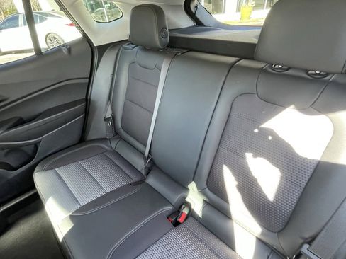 Certified 2025 Chevrolet Trax LT image 23