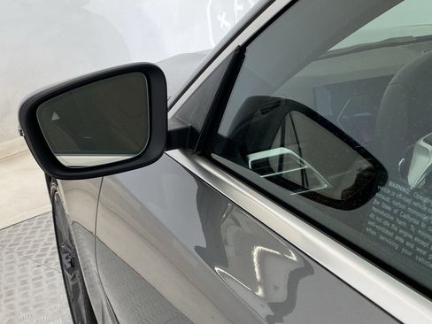 Used 2025 BMW 330i xDrive Sedan w/ Convenience Package image 24