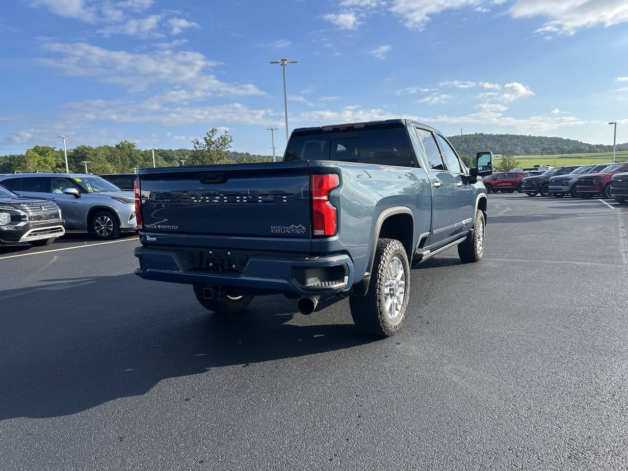 Used 2025 Chevrolet Silverado 2500 High Country w/ High Country Premium Package AWD/4WD image 7