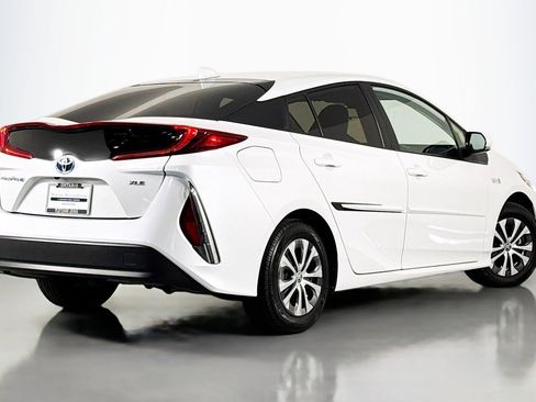 Used 2022 Toyota Prius Prime XLE image 12