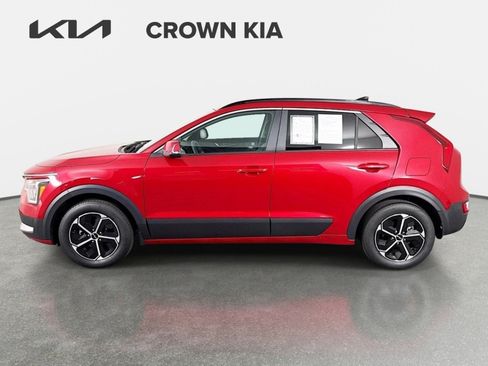Certified 2025 Kia Niro EX FWD image 8