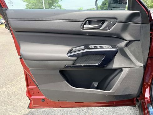New 2026 Nissan Pathfinder Platinum w/ Cargo Package AWD/4WD image 14