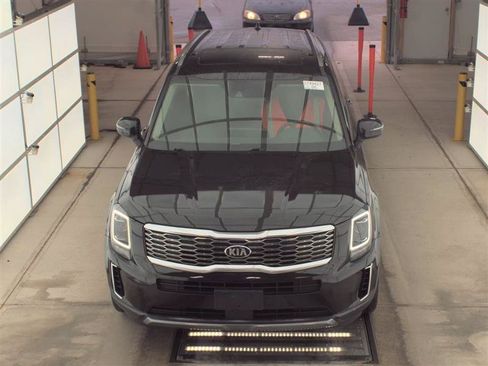 Used 2021 Kia Telluride S AWD/4WD image 2