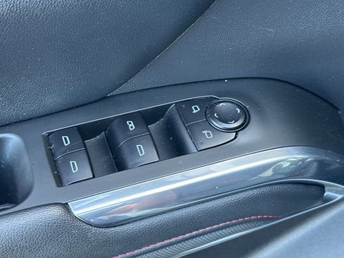 Used 2025 Chevrolet Traverse Z71 image 13