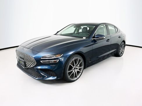 Used 2025 Genesis G70 2.5T RWD image 3