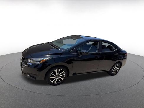 Used 2025 Nissan Versa SV FWD image 8