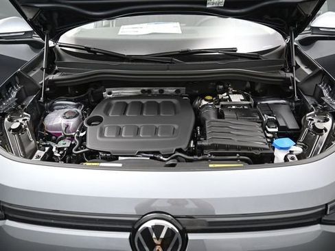 New 2026 Volkswagen Tiguan SE FWD image 15