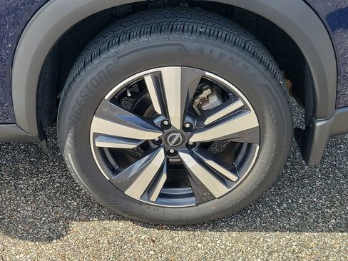 Used 2024 Nissan Rogue SL w/ SL Premium Package FWD image 5