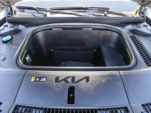Used 2024 Kia EV9 Light Long Range RWD image 29
