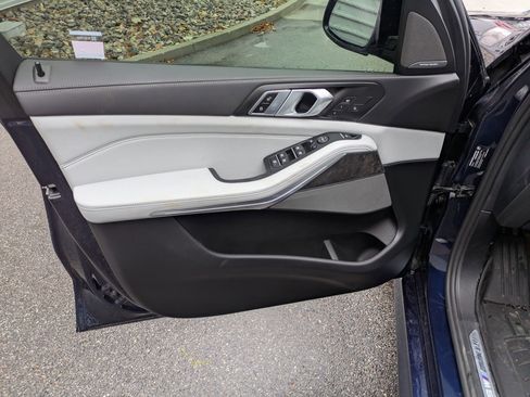 Used 2025 BMW X5 M60i w/ Climate Comfort Package image 12