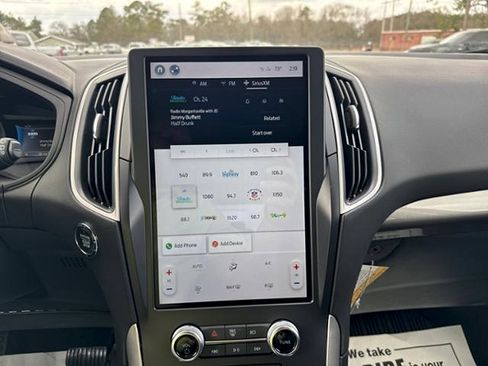 New 2024 Ford Edge SE image 15
