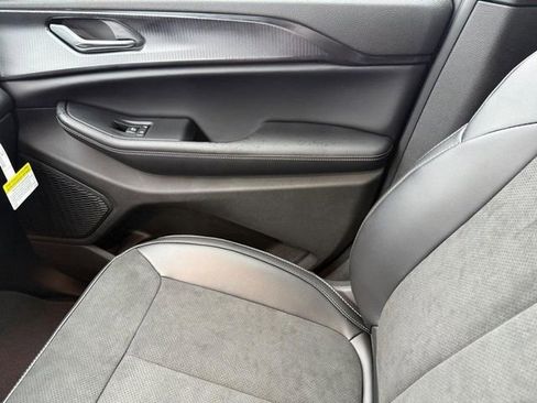 New 2025 Jeep Grand Cherokee L Altitude image 31