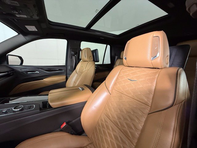 Used 2021 Cadillac Escalade Sport w/ Driver Assist Tech Package AWD/4WD image 16