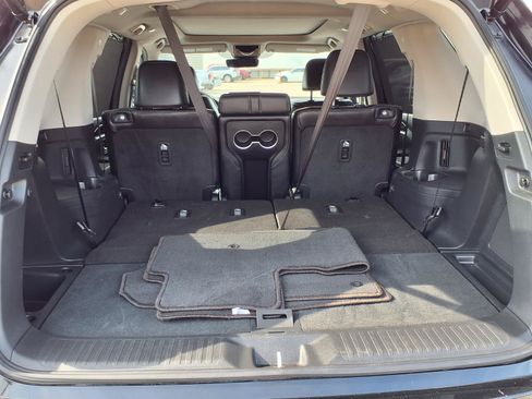 Used 2025 Honda Pilot Touring image 19