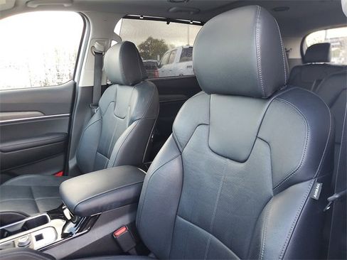 Used 2022 Kia Telluride EX w/ EX Premium Package image 14
