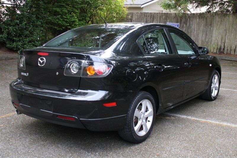 Used 2004 MAZDA MAZDA3 s w/ Moonroof & 6-CD Pkg FWD image 3