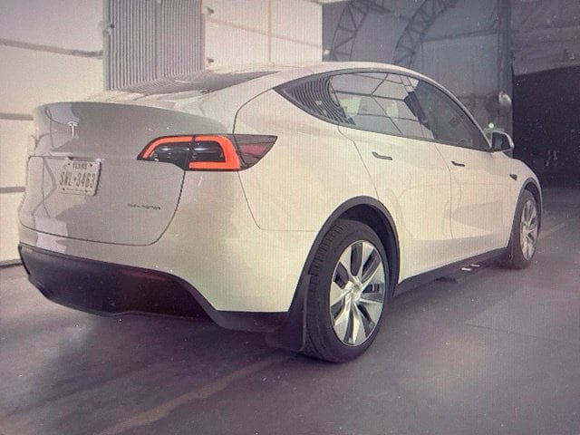 Used 2023 Tesla Model Y Long Range AWD/4WD image 3