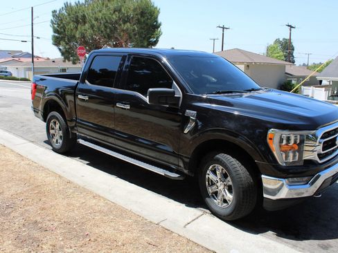 Used 2021 Ford F150 XLT w/ Equipment Group 302A High AWD/4WD image 10