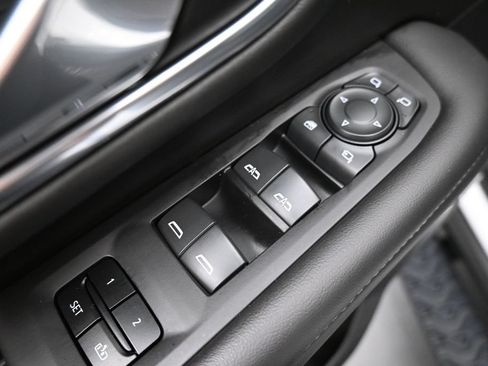 Used 2024 Chevrolet Tahoe Z71 w/ Luxury Package AWD/4WD image 14