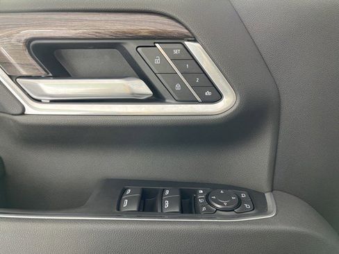 Used 2026 Chevrolet Silverado 2500 LTZ w/ LTZ Premium Package image 26