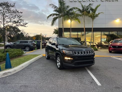 Used 2021 Jeep Compass Latitude image 4