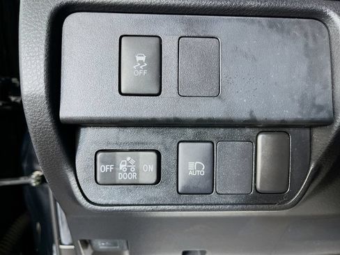 Used 2022 Toyota Tacoma SR5 AWD/4WD image 13