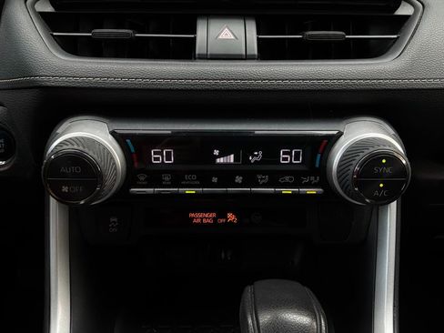 Used 2019 Toyota RAV4 XLE w/ Carpet Mat Package FWD image 26