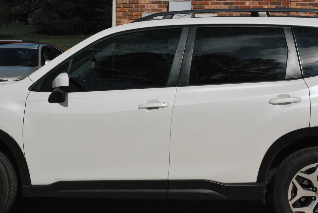 Used 2023 Subaru Forester Premium AWD/4WD image 6