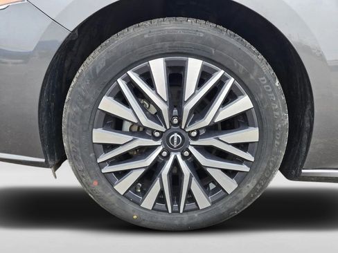 Used 2024 Nissan Altima 2.5 SV image 30