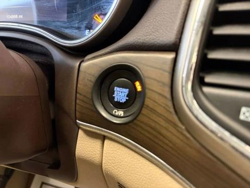Used 2016 Jeep Grand Cherokee Overland w/ Advanced Technology Group AWD/4WD image 22