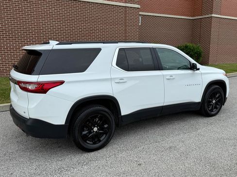 Used 2020 Chevrolet Traverse LT w/ LPO, Black Accent Package AWD/4WD image 13