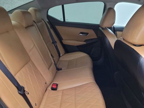 Used 2022 Nissan Sentra SV w/ SV Premium Package FWD image 19
