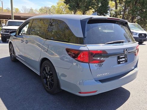 Used 2023 Honda Odyssey Sport image 13