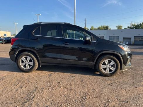 Used 2020 Chevrolet Trax LT FWD image 7