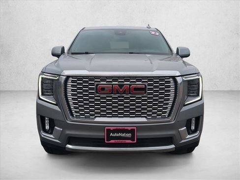 Used 2023 GMC Yukon Denali image 2