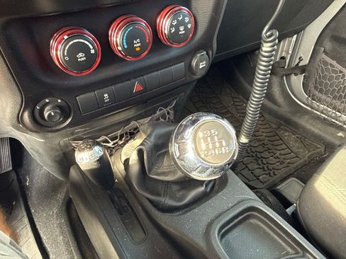 Used 2016 Jeep Wrangler Sport w/ Quick Order Package 23S AWD/4WD image 27
