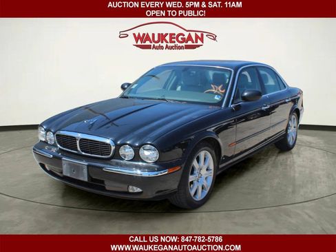 Used 2004 Jaguar XJ8 RWD image 1