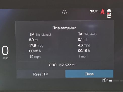 Used 2024 Volvo XC40 B5 Core AWD/4WD image 29