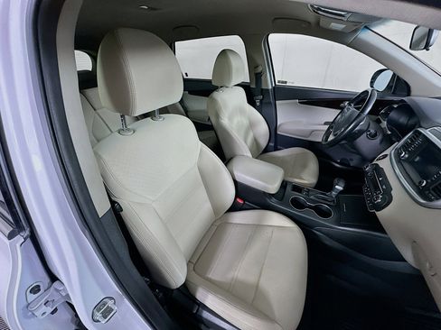 Used 2020 Kia Sorento S image 29