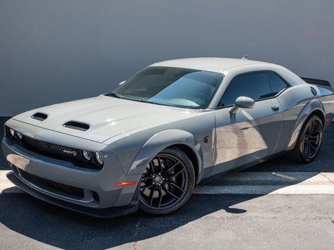 Used 2019 Dodge Challenger SRT Hellcat Redeye image 2