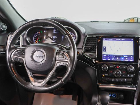 Used 2019 Jeep Grand Cherokee Limited AWD/4WD image 17