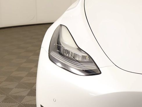Used 2021 Tesla Model Y Long Range AWD/4WD image 14