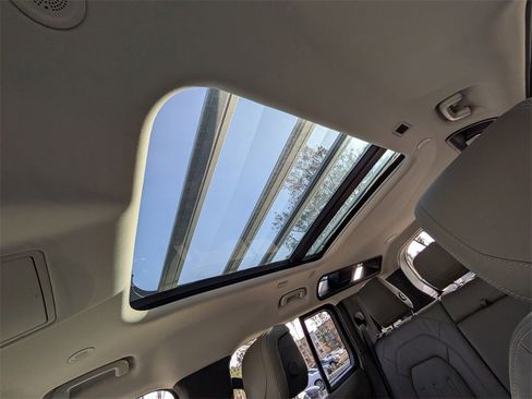 Used 2020 Land Rover Defender 110 HSE image 20