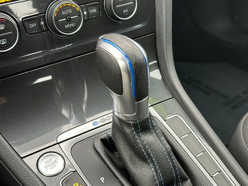 Used 2019 Volkswagen e-Golf SE w/ Driver Assistance Package image 21